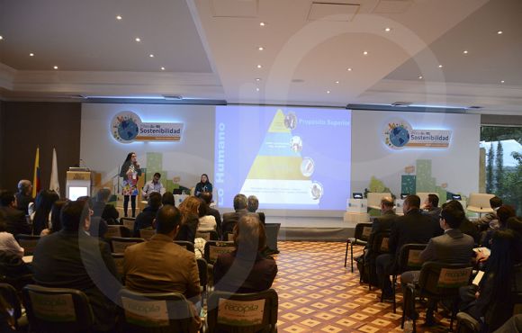 Escenografía ANDI y Embajada Suiza