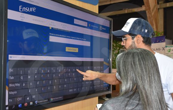 Alquiler pantalla touch 60″