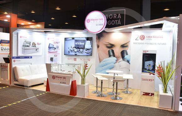 Stand y Tótem holográfico Wiener lab CNB 2019