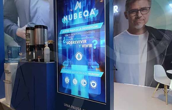 Alquiler Tótem touch de 65″